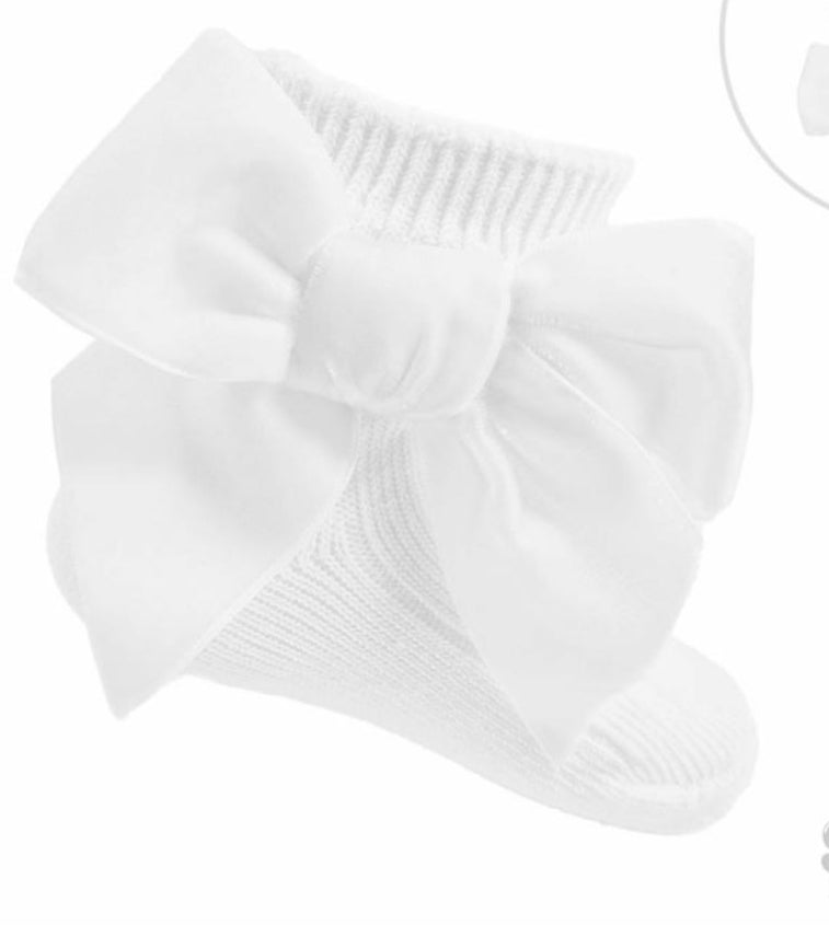 Soft touch white velvet bow socks